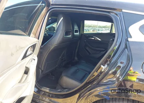 2017 Infiniti Qx30 Sport z USA, uszkodzony, nr VIN SJKCH5CP5HA032456